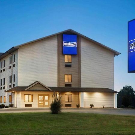 Travelodge By Wyndham Livonia Buitenkant foto