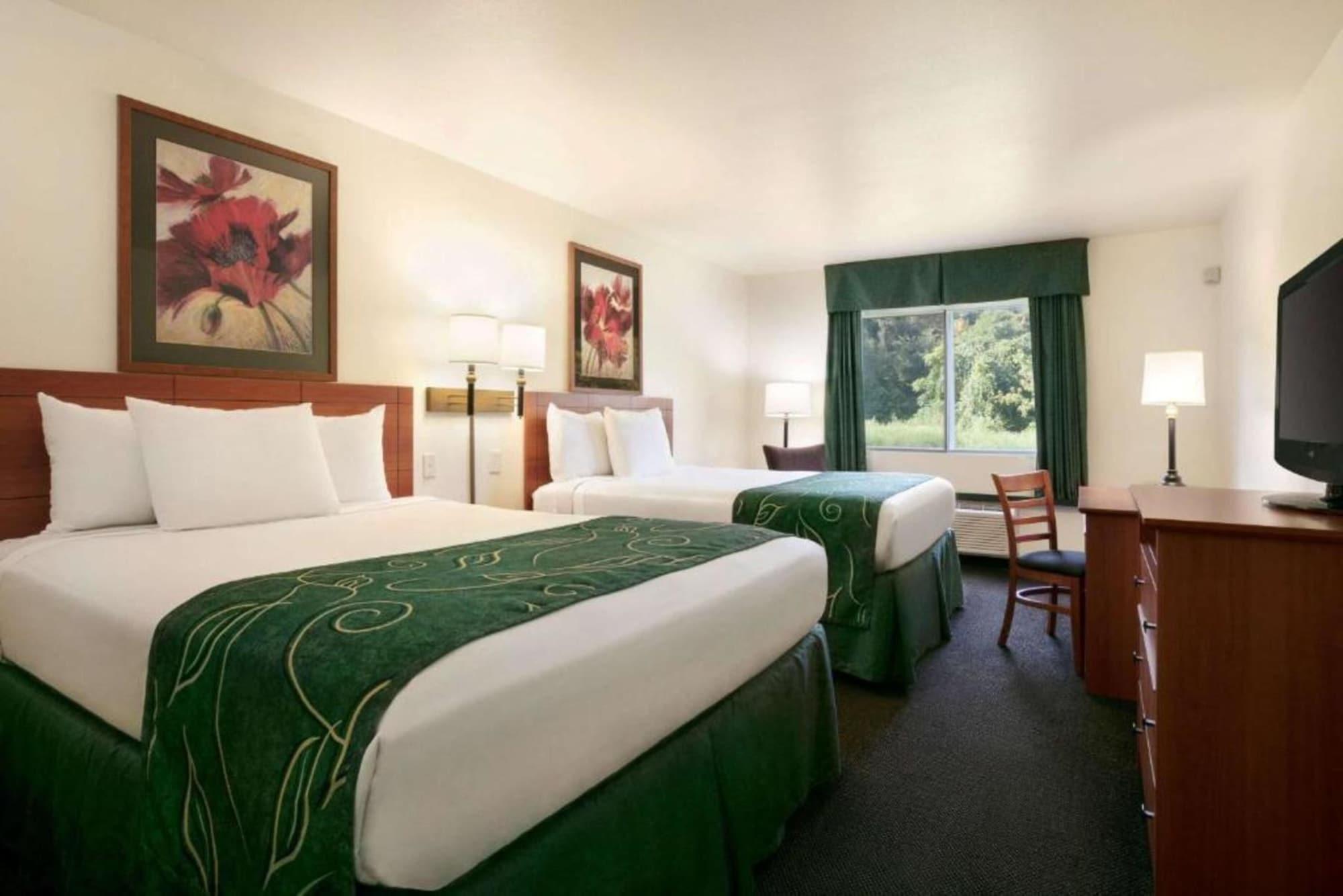 Travelodge By Wyndham Livonia Buitenkant foto