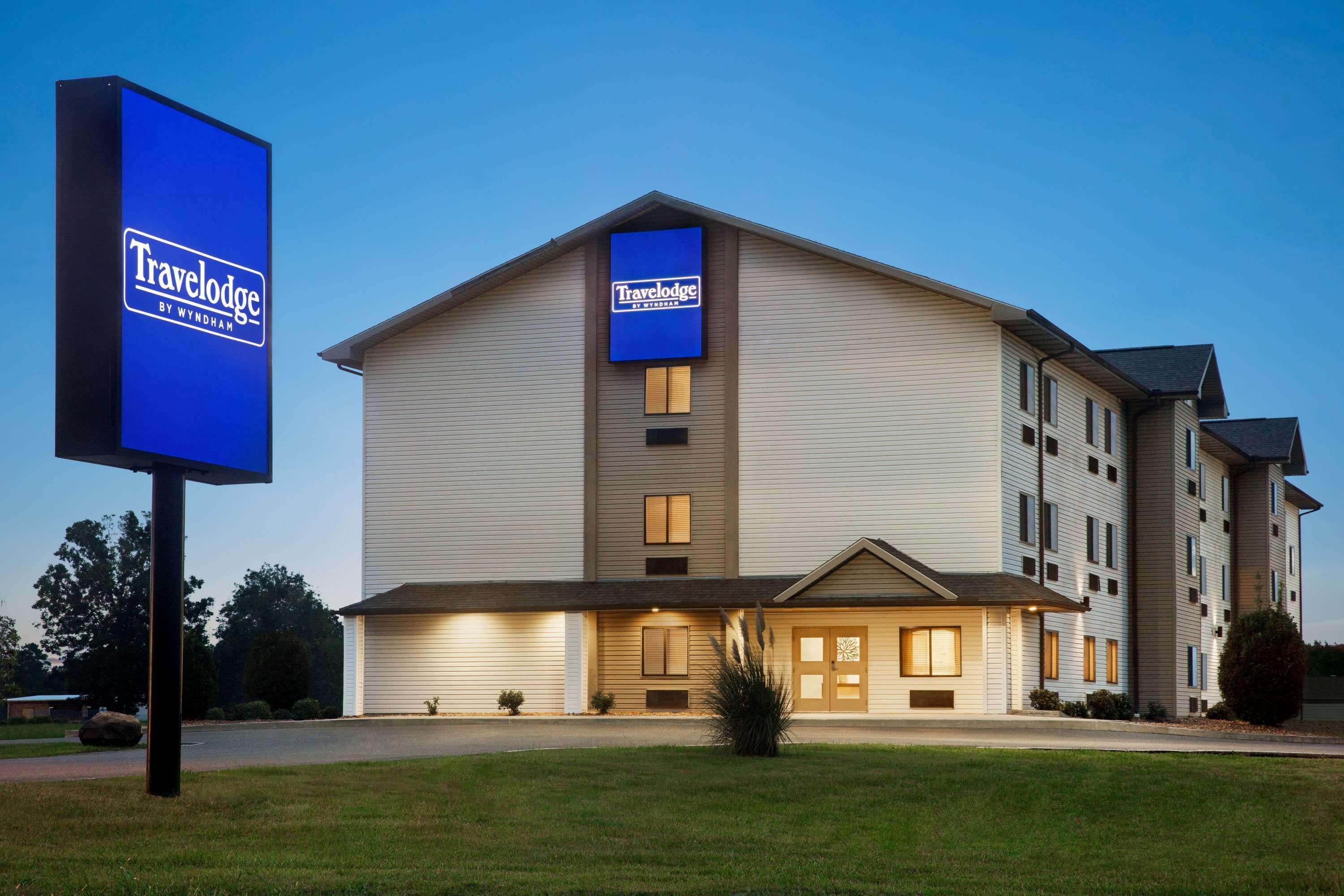 Travelodge By Wyndham Livonia Buitenkant foto