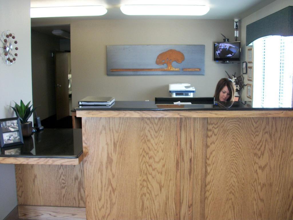 Travelodge By Wyndham Livonia Buitenkant foto
